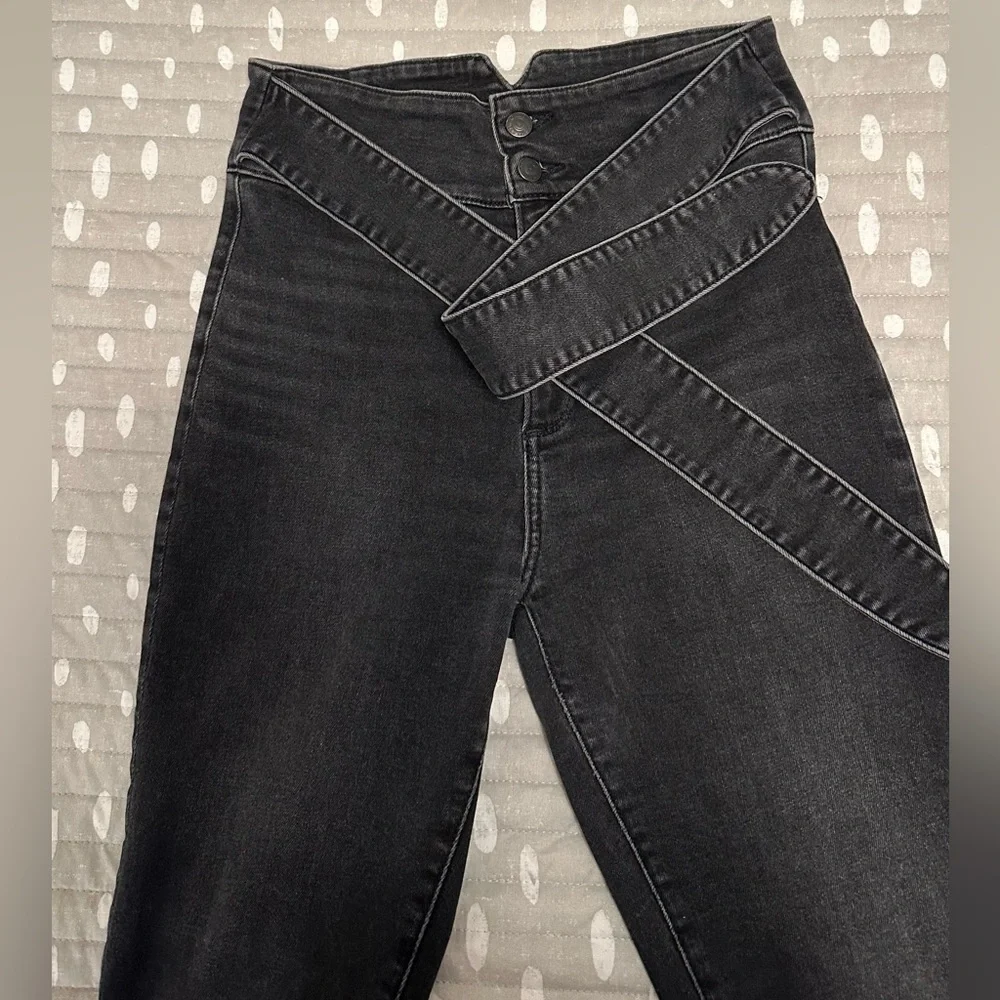 Abercrombie & Fitch ULTRA HIGH RISE SUPER SKINNY ANKLE DENIM - Picture 3 of 5